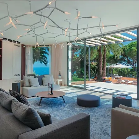 Villa Hauteur De Cannes 700 M2 Luxueuse Et Raffinee