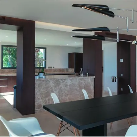 Hauteur De Cannes 700 M2 Luxueuse Et Raffinee * Vallauris