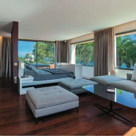 Hauteur De Cannes 700 M2 Luxueuse Et Raffinee Villa Vallauris