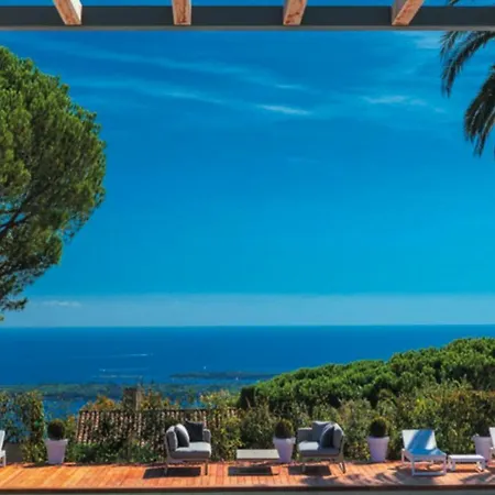 Hauteur De Cannes 700 M2 Luxueuse Et Raffinee Villa Vallauris
