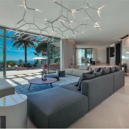 Villa Hauteur De Cannes 700 M2 Luxueuse Et Raffinee *